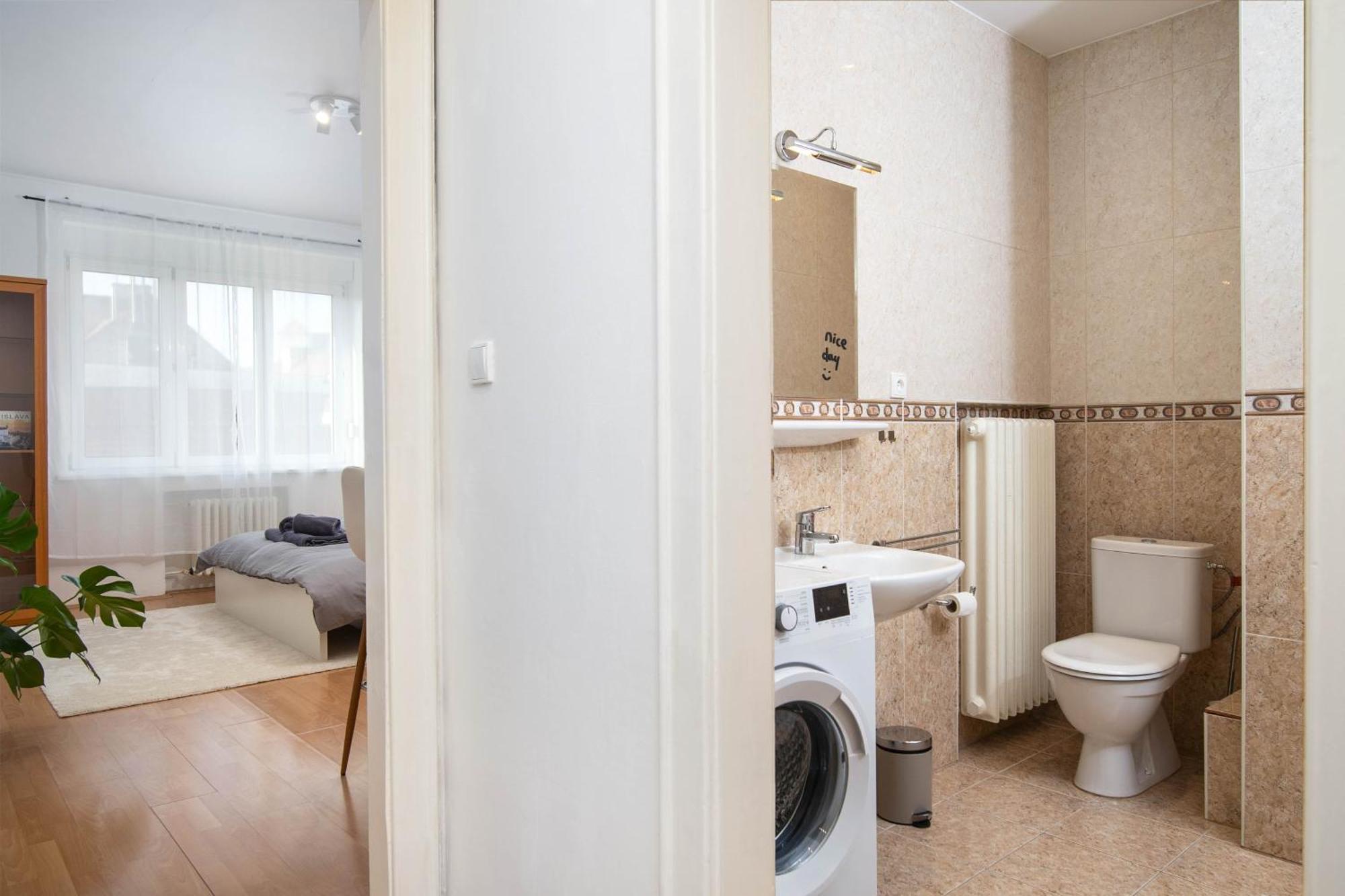 Best Location Apartment Air-Conditioned Bratysława Zewnętrze zdjęcie